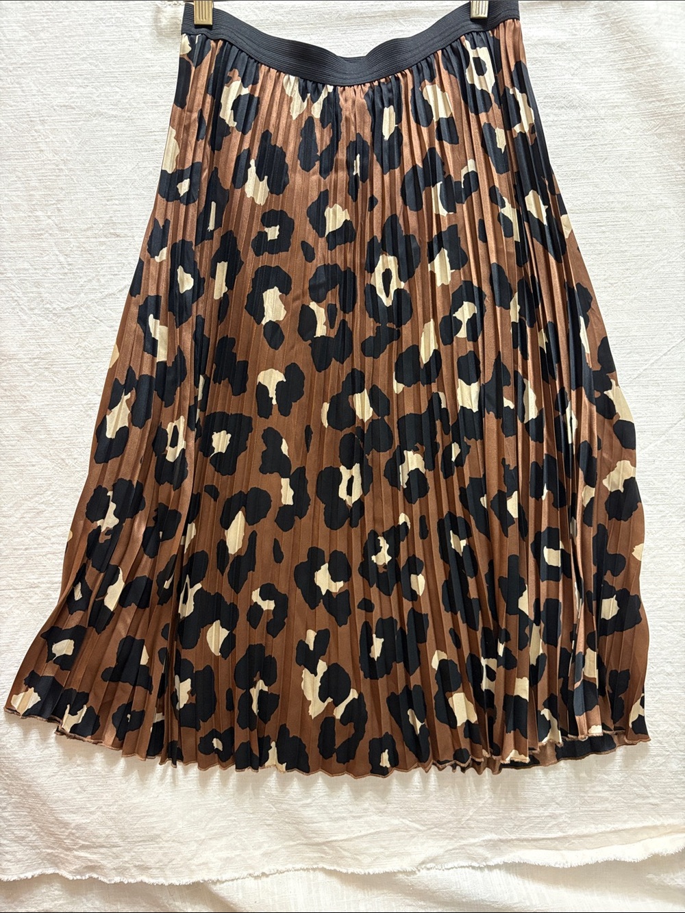 Worthington pleated leopard print maxi skirt size small